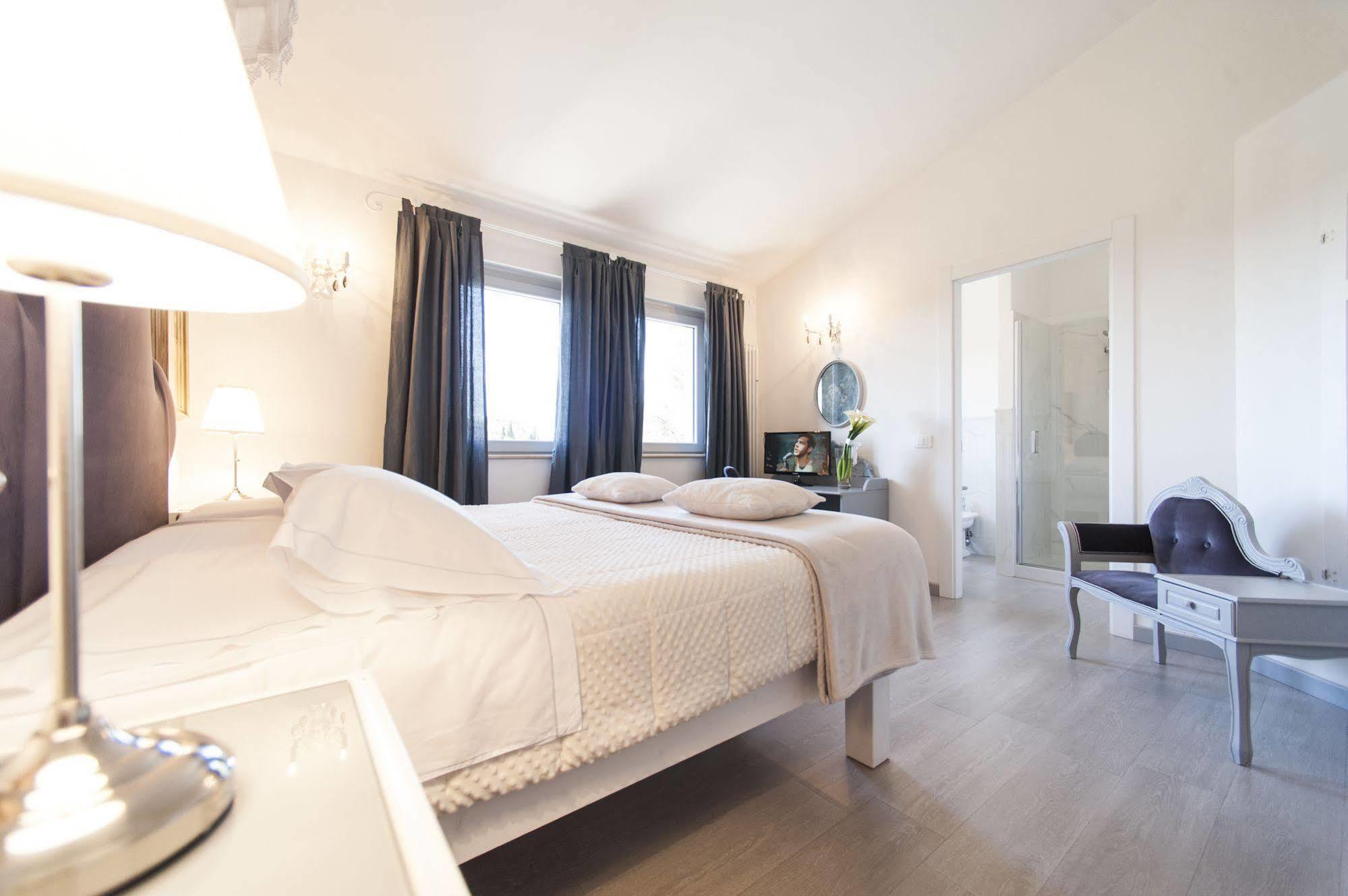 Country Lodge B&B เซียนา ภายนอก รูปภาพ
