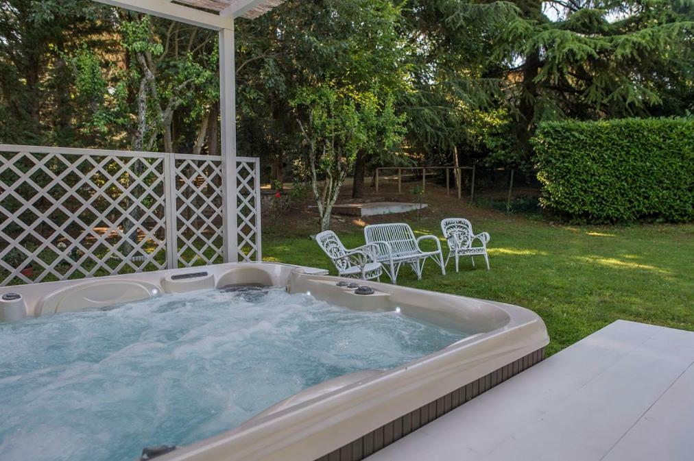 Country Lodge B&B เซียนา ภายนอก รูปภาพ